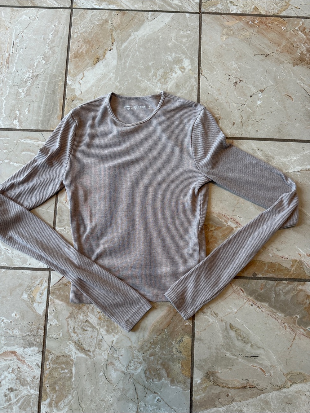 Abercrombie Ribbed Long-Sleeve Crew Top - Taupe size small
